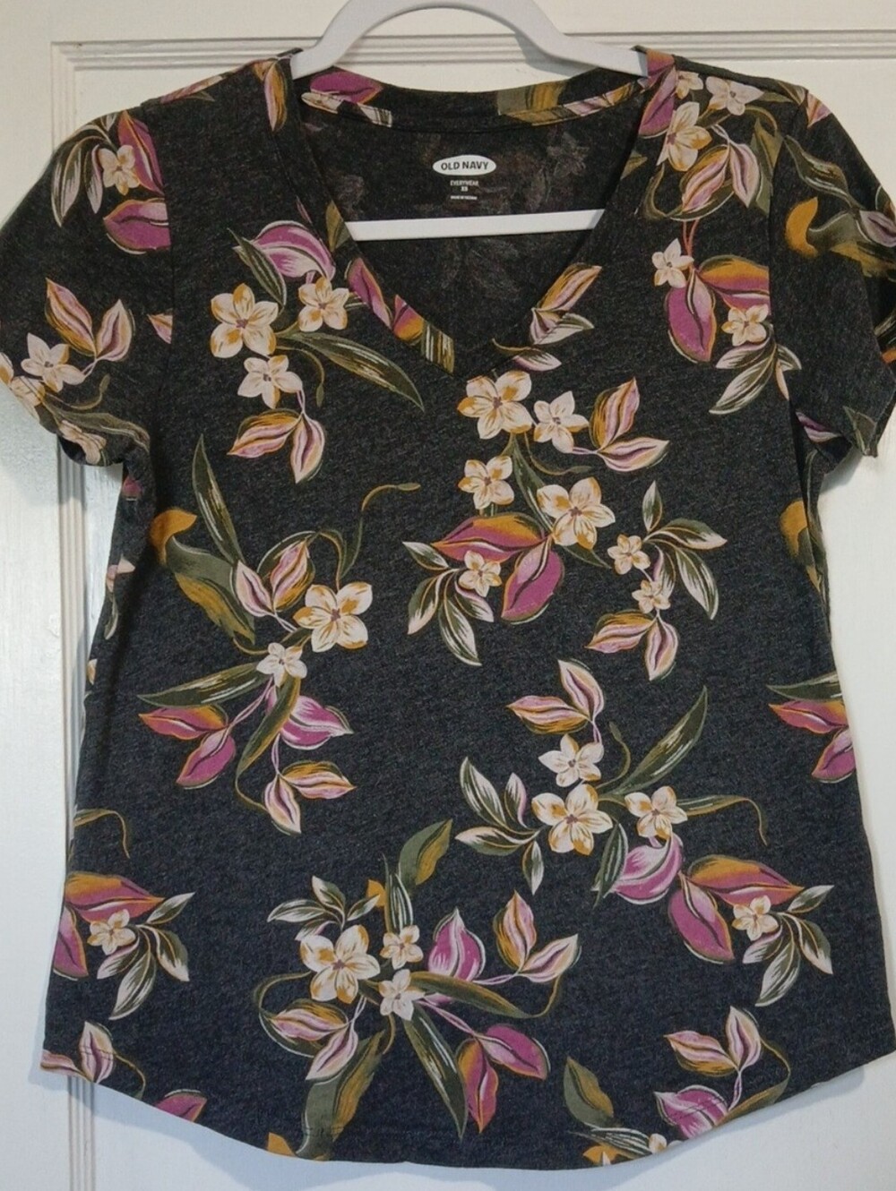 Old Navy Floral Short Sleeve Tee